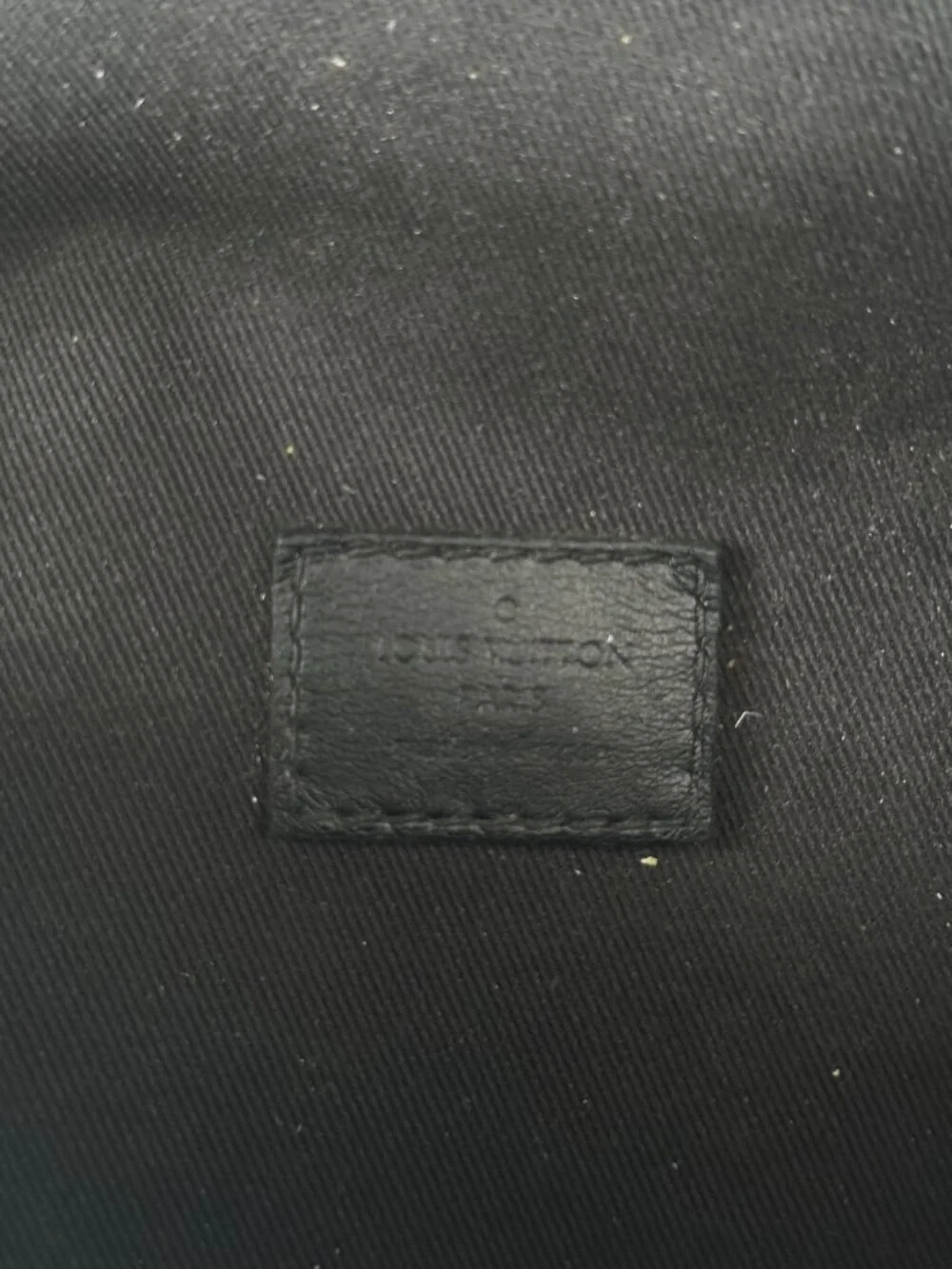 Louis Vuitton Monogram Eclipse Discovery Bumbag - Picture 3 of 4